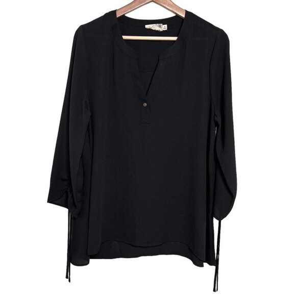 Everleigh Womens Size Medium Black Tunic Blouse Gathered Sleeves Lightweight - Picture 1 of 10